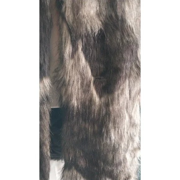 BCBGeneration Faux Fur Open Vest Sz Small Runs Big (NEW $148) - Picture 4 of 8